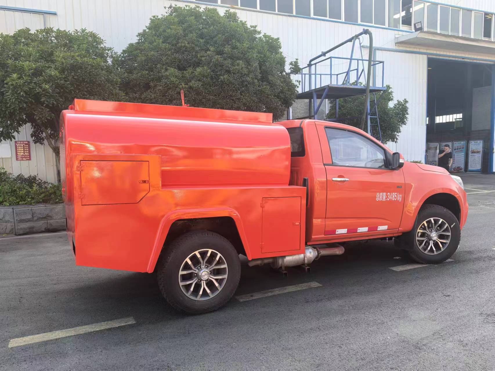庆铃四驱皮卡森林供水车