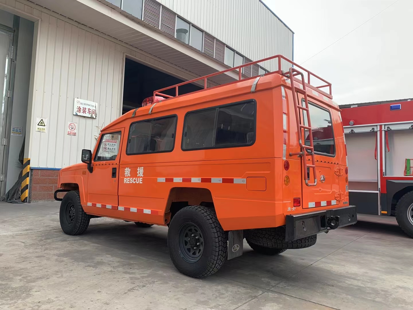 森林扑火机具装备车